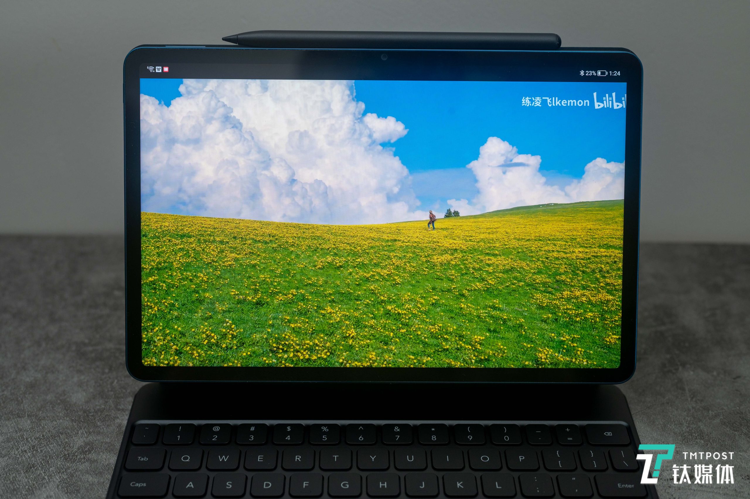 High-quality 2.5K screen can also maximize the performance of SoC.