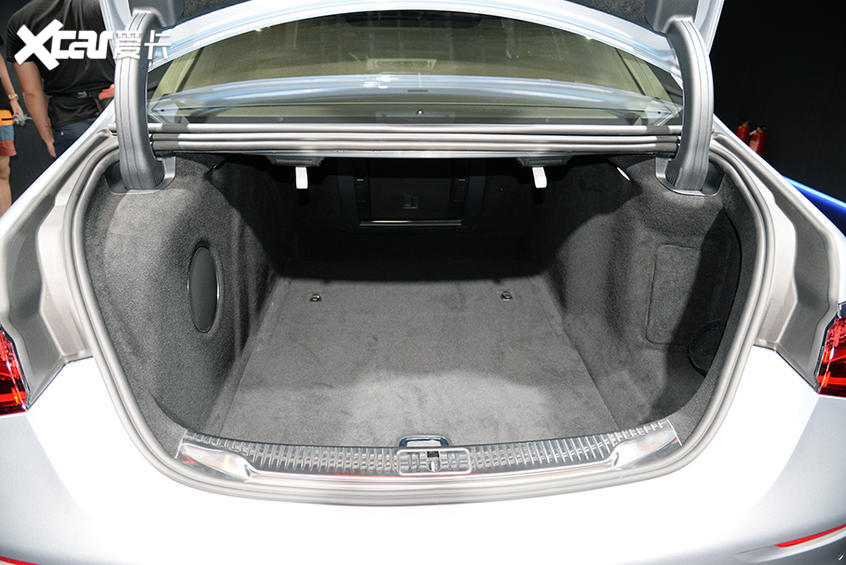 New generation Mercedes-Benz S-Class